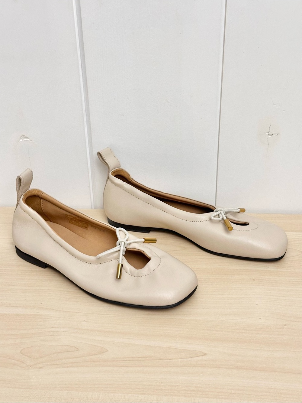 Alohas Rosalind Leather Ballet Flats In Cream Size 6